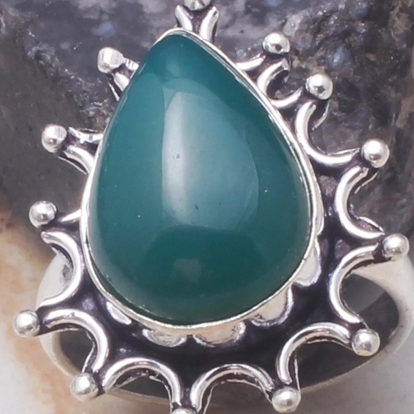 Green onyx silver ring size 8 - Picture 2 of 2
